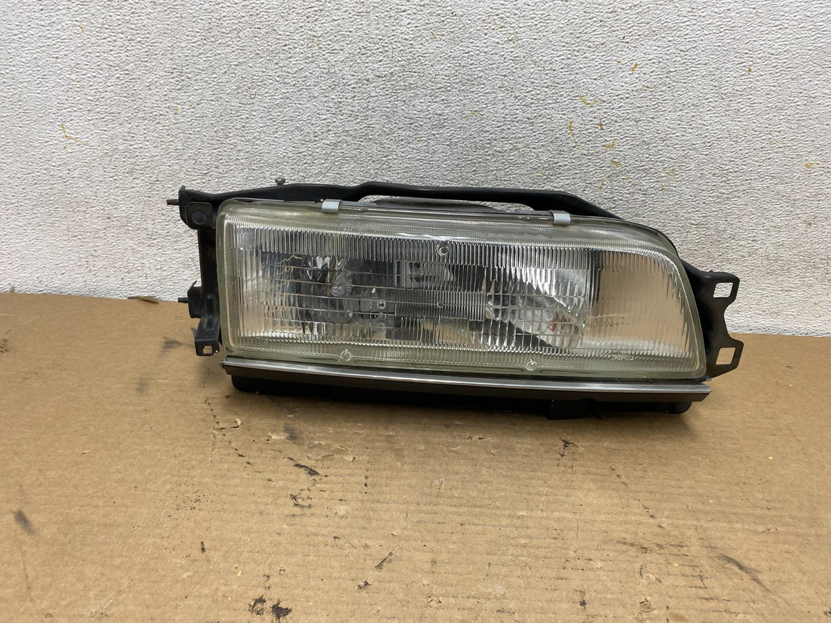 1987 to 1991 Toyota Camry Right Passenger RH Side Headlight AH4321 DG0