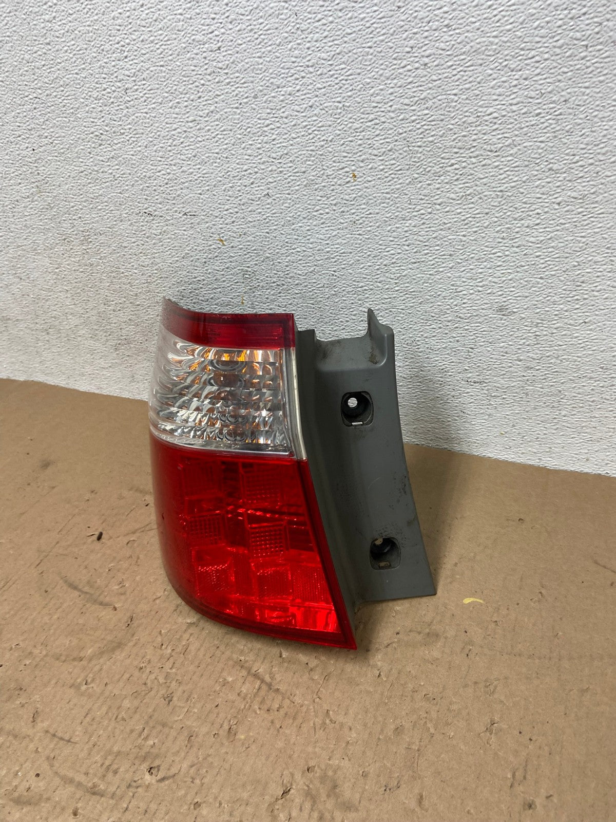 2005 2006 2007 Honda Odyssey Left Driver LH Side Tail Light AD78717 LK2