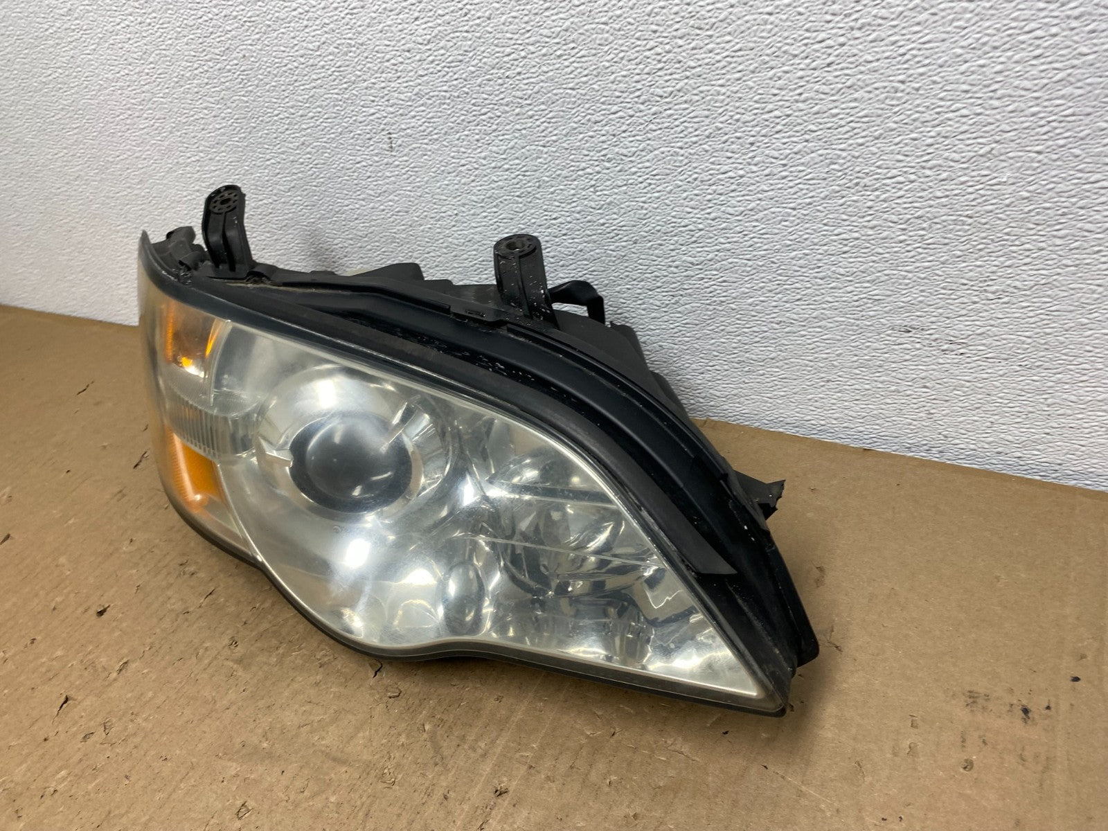 2006 to 2007 Subaru Legacy Right Passenger RH Side Headlight AB6704 DW1