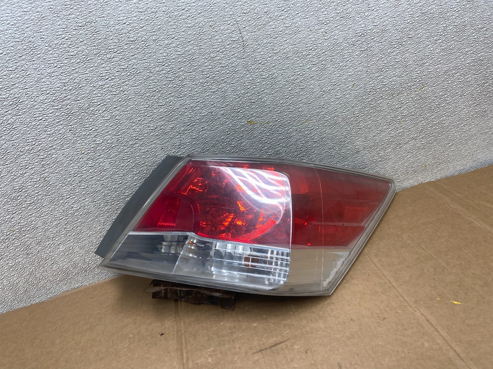 2008 to 2012 Honda Accord Sedan Tail light Right Passenger RH Side AA1172 DW0
