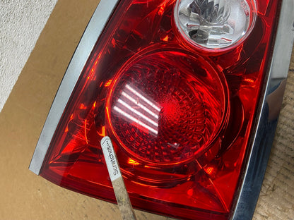 2008 - 2012 Buick Enclave Left Driver Lh Inner Tail Light AE1385 LK3