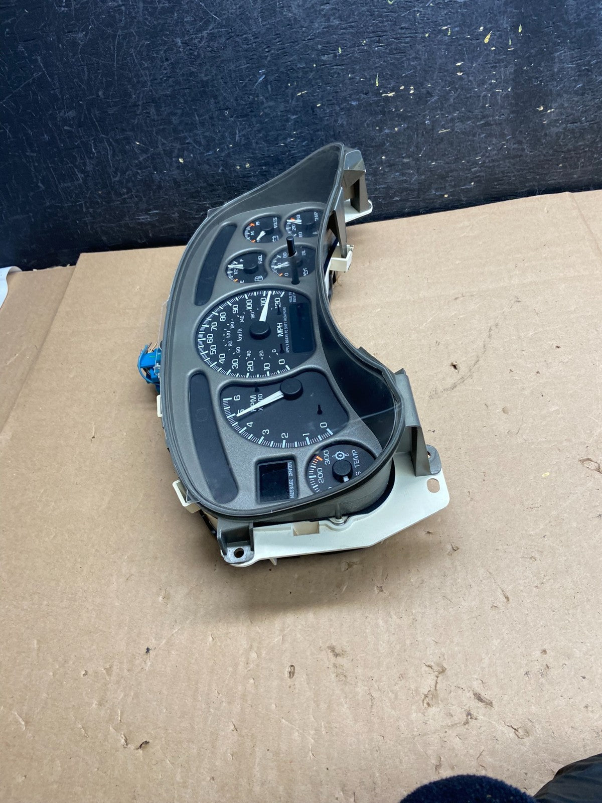 2000 to 2002 GMC Yukon Denali Cluster Gauge Speedometer AI3015 DG1