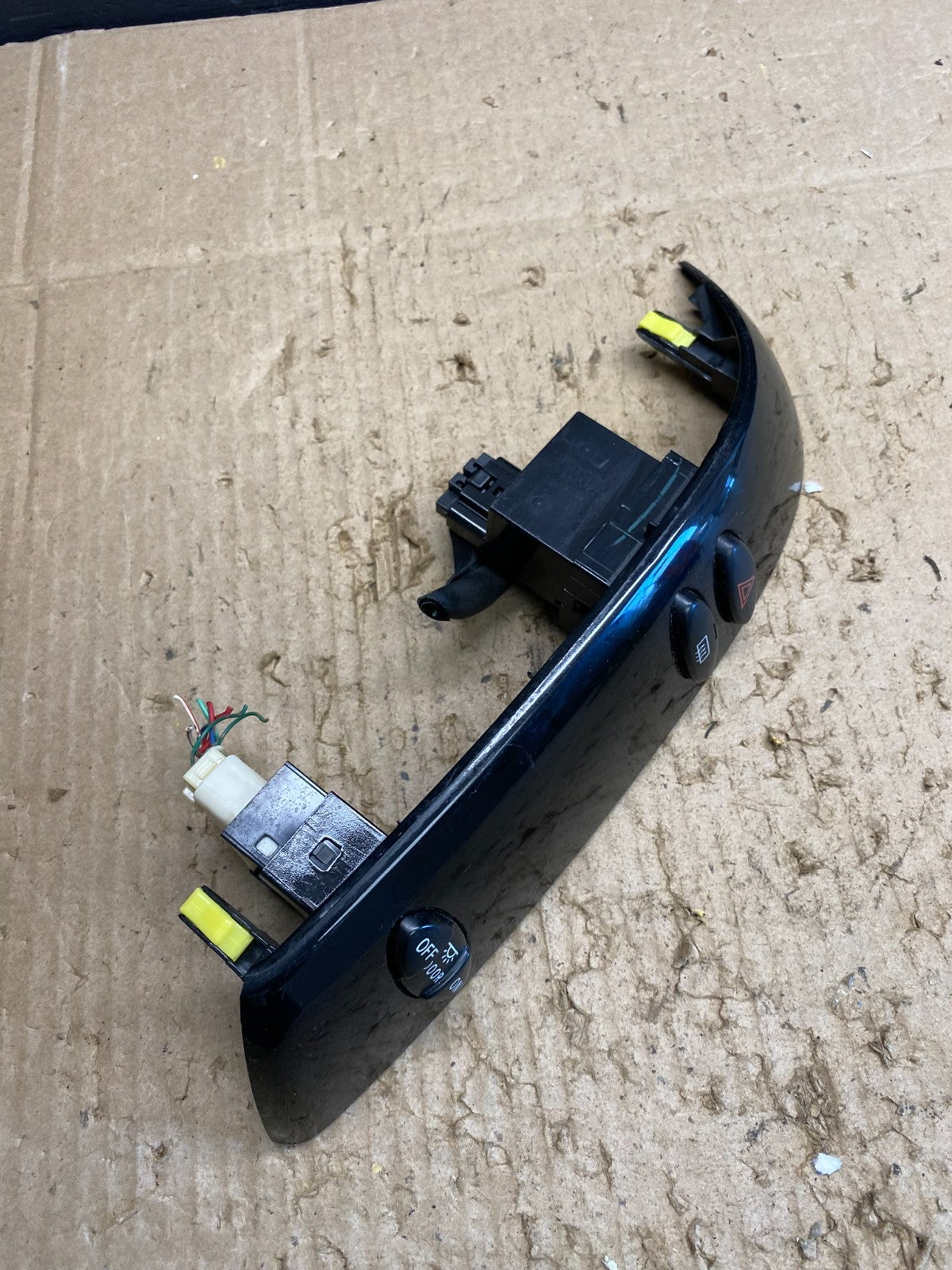 2004 to 2010 Toyota Sienna Right Side Radio Switches Bezel Trim OEM AC4830 DG2