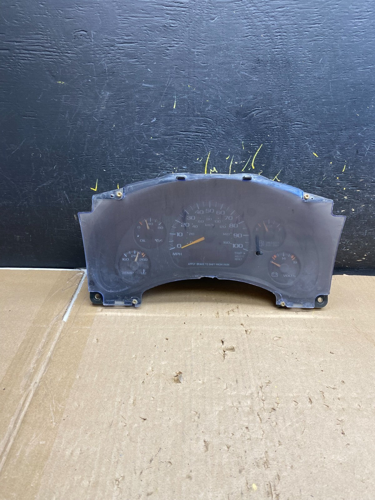 2001 to 2002 Chevrolet Express Speedometer Cluster Gauge OEM AB2099 DG0