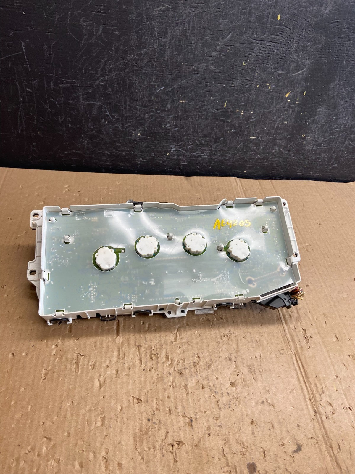 2006 to 2011 Lincoln Town Car Speedometer Gauge Cluster AE4205 DG5