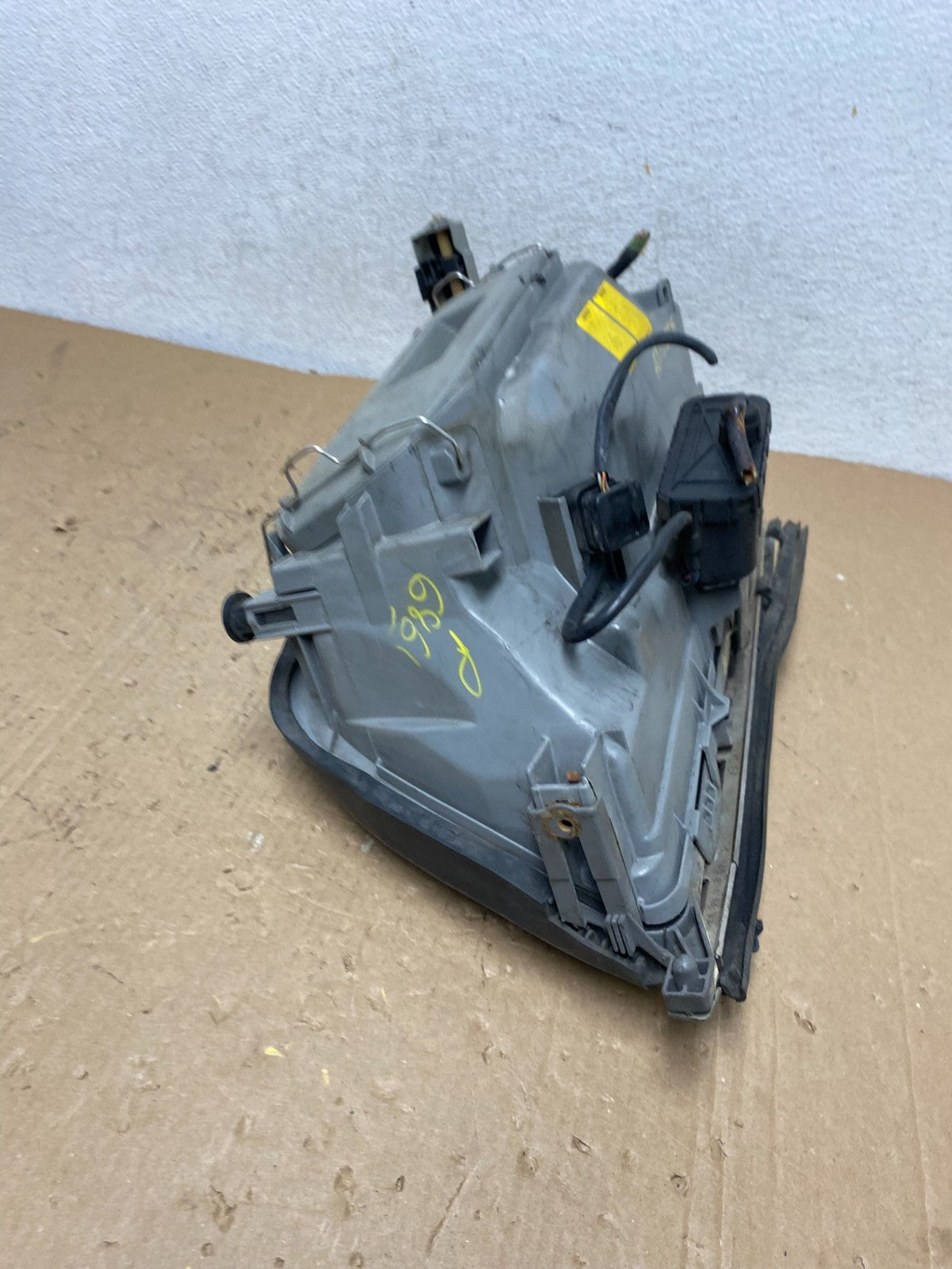 1992 1993 Mercedes W140 S500 Right Passenger RH Halogen Headlight AD8225 DG7