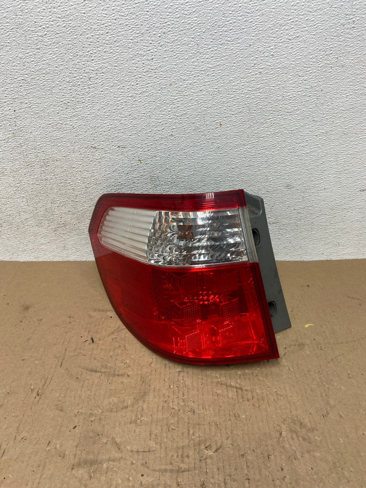 2005 2006 2007 Honda Odyssey Left Driver LH Side Tail Light AD78717 LK0