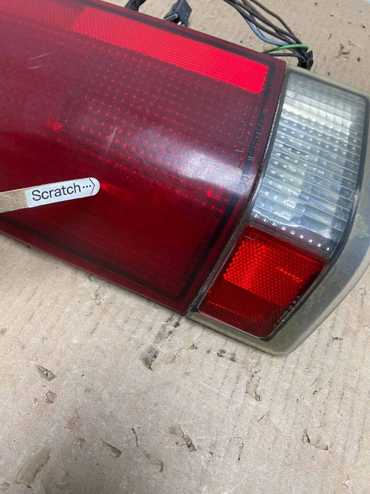 2000 to 2002 Chevrolet Express Left LH Side Tail Light Oem L6269 DW4