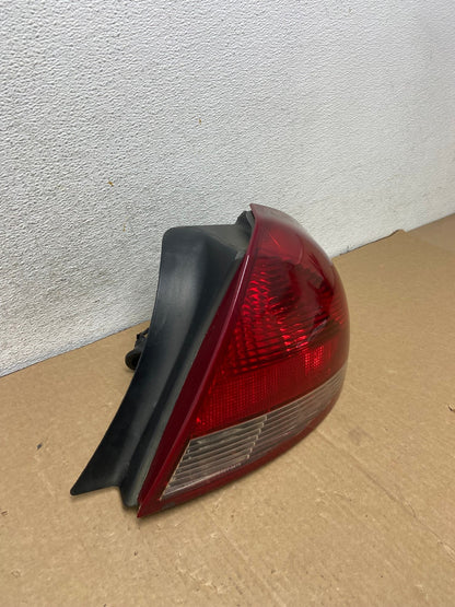 2004 2005 2006 2007 Ford Taurus Right Passenger Side Tail Light AG2018 LK2
