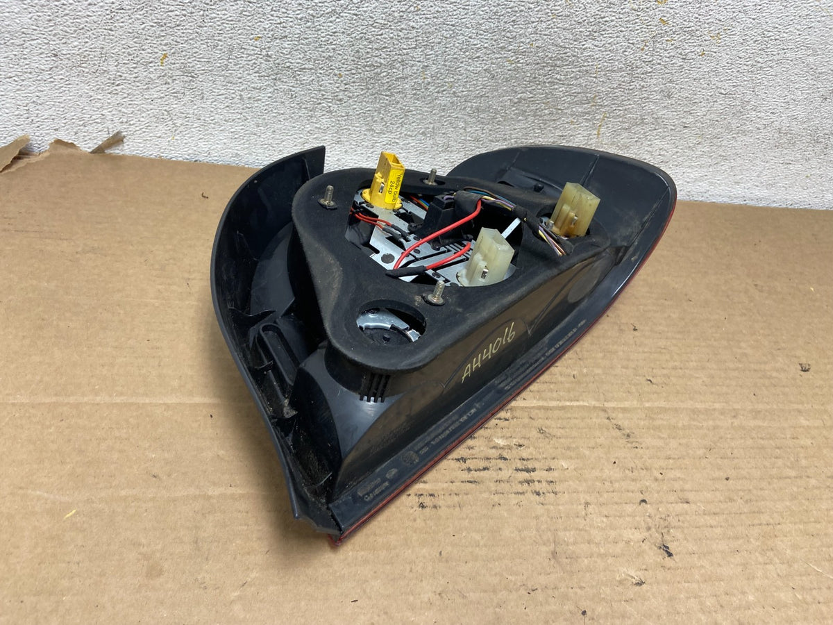 2001- 2003 BMW 5 Series E39 530i Left Driver LH Tail Light AH4016 DW5