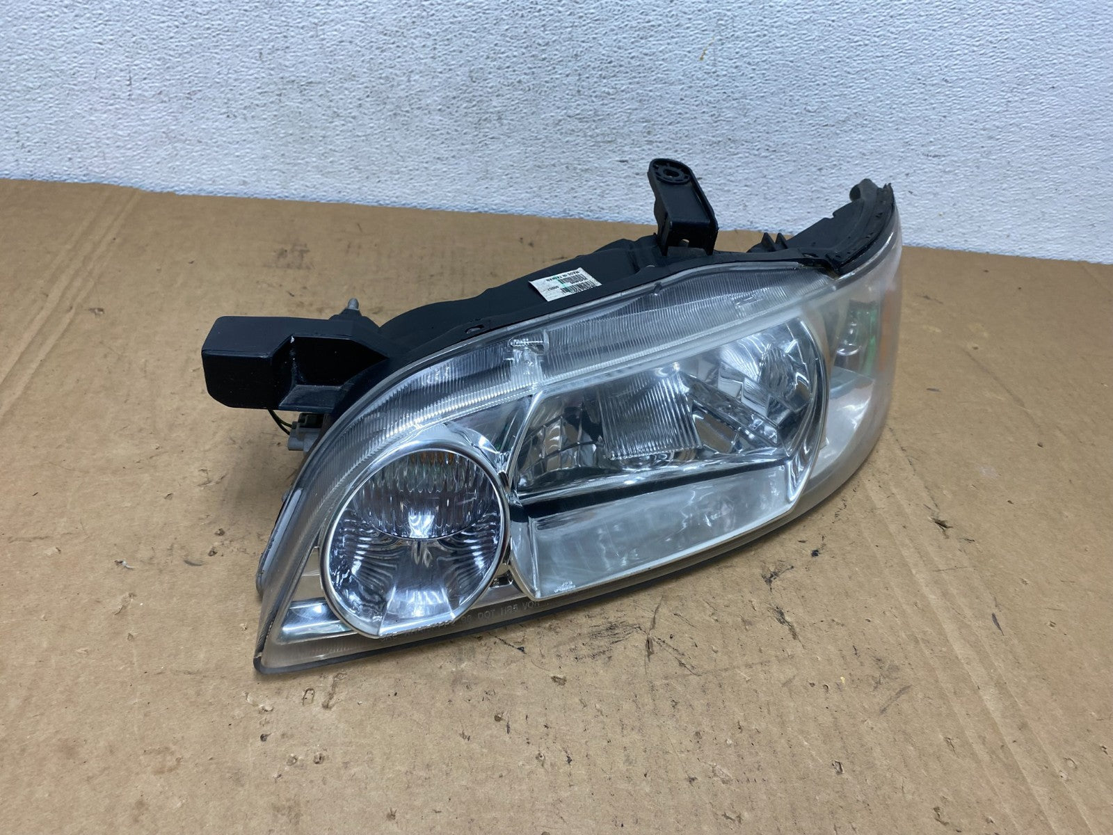 Sedan 2000 2001 Nissan Altima Headlight Left Driver LH AD3046 DW2