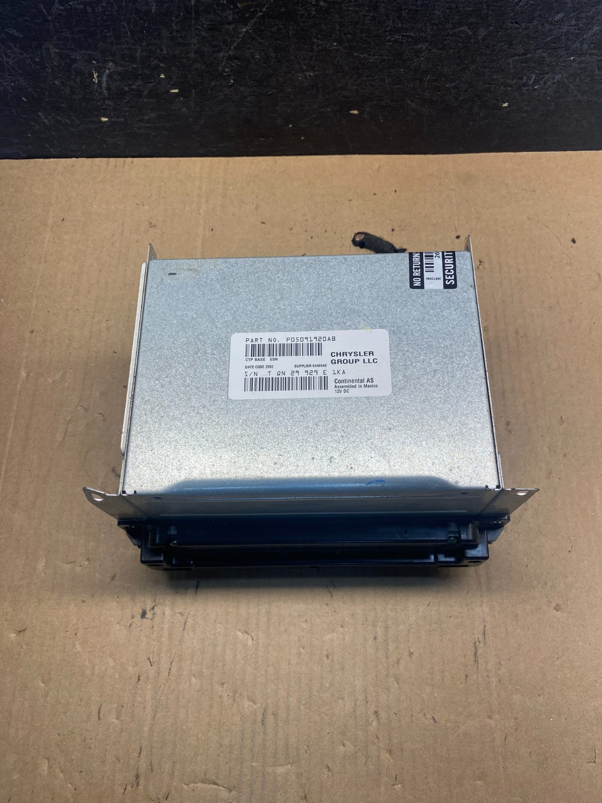 2013 - 2014 Dodge Journey Radio Info Media CD Player Unit AE7717 DW3