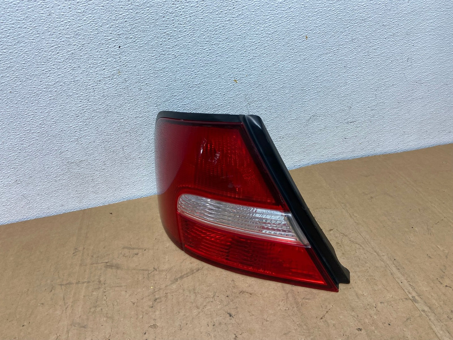 2000 to 2001 Nissan Altima Left Driver LH Side Tail Light AD1251 LK1