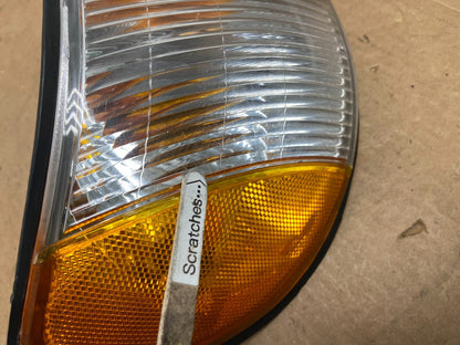 1998 to 2000 Kia Sportage Right Passenger RH Front Turn Signal AE3196 DW3