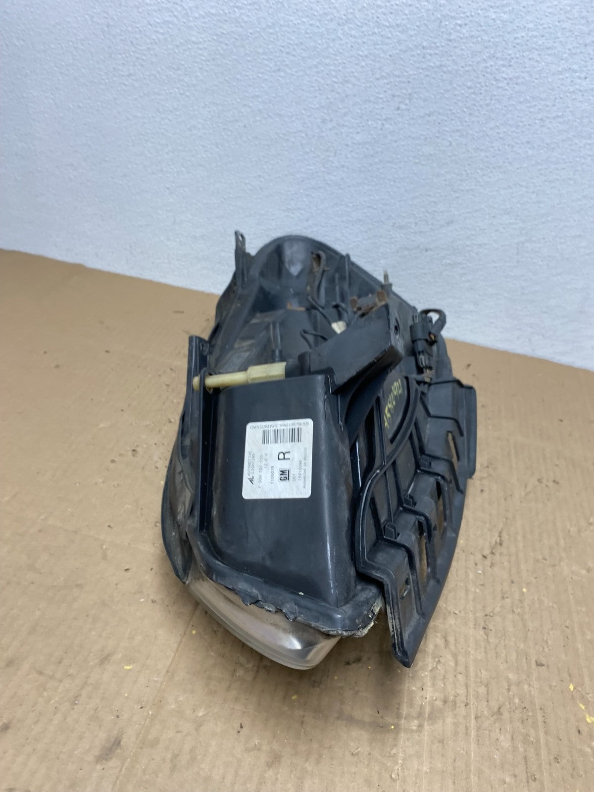 2006 to 2008 Buick Lucerne Right Passenger Side Halogen Headlight OEM AB8494 DW9