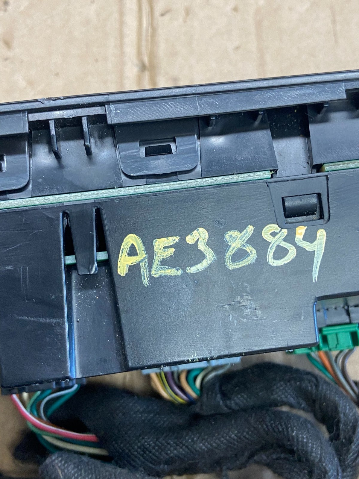 2007-2011 GMC Yukon Tahoe Automatic Climate Temperature Temp Control AE3884 DG8