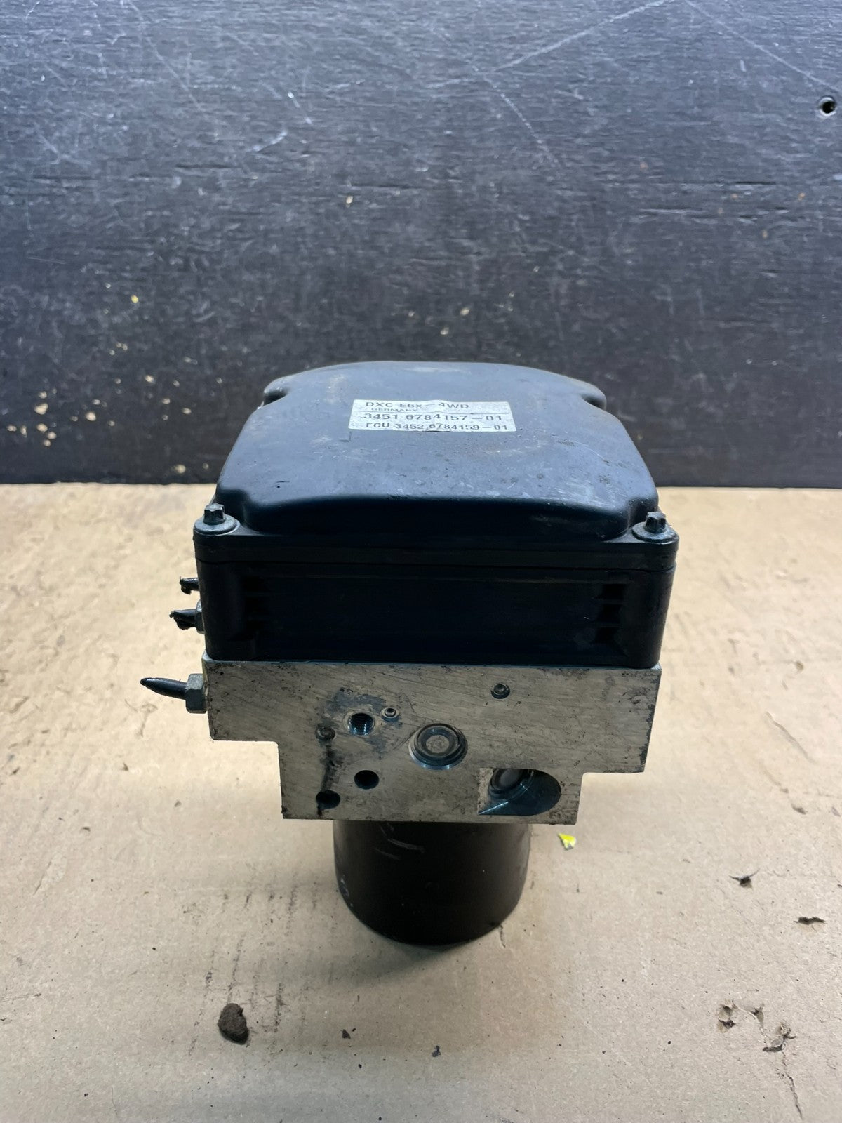 2008 to 2010 BMW 5 Series ABS Pump Control OEM Module w6825 DG0