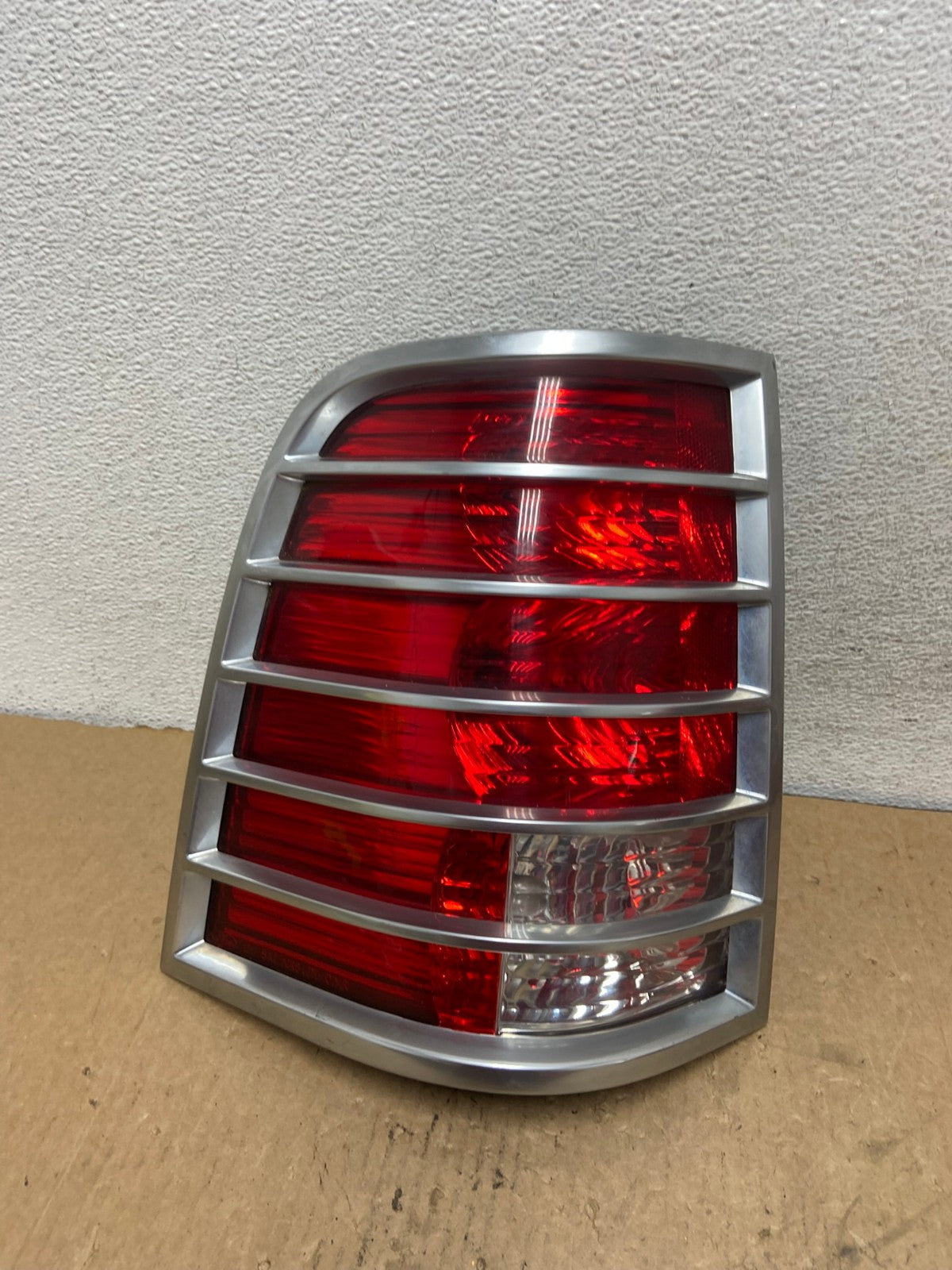 2002 to 2005 Mercury Mountaineer Left Driver Lh Side Tail Light AG2439 LK0