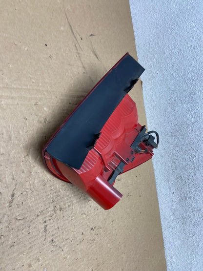 2002-2005 Mercedes ML 350 Ml-Class Right Passenger Rh Side Tail Light AG1189 LK4