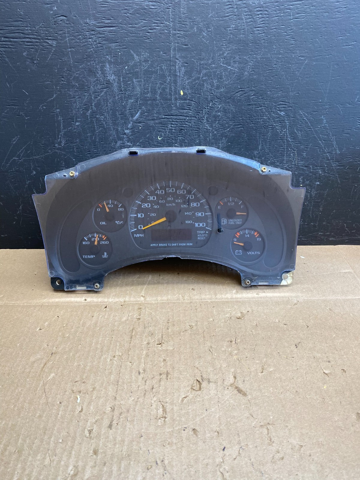 2001 to 2002 Chevrolet Express Speedometer Cluster Gauge AC6525 DG0