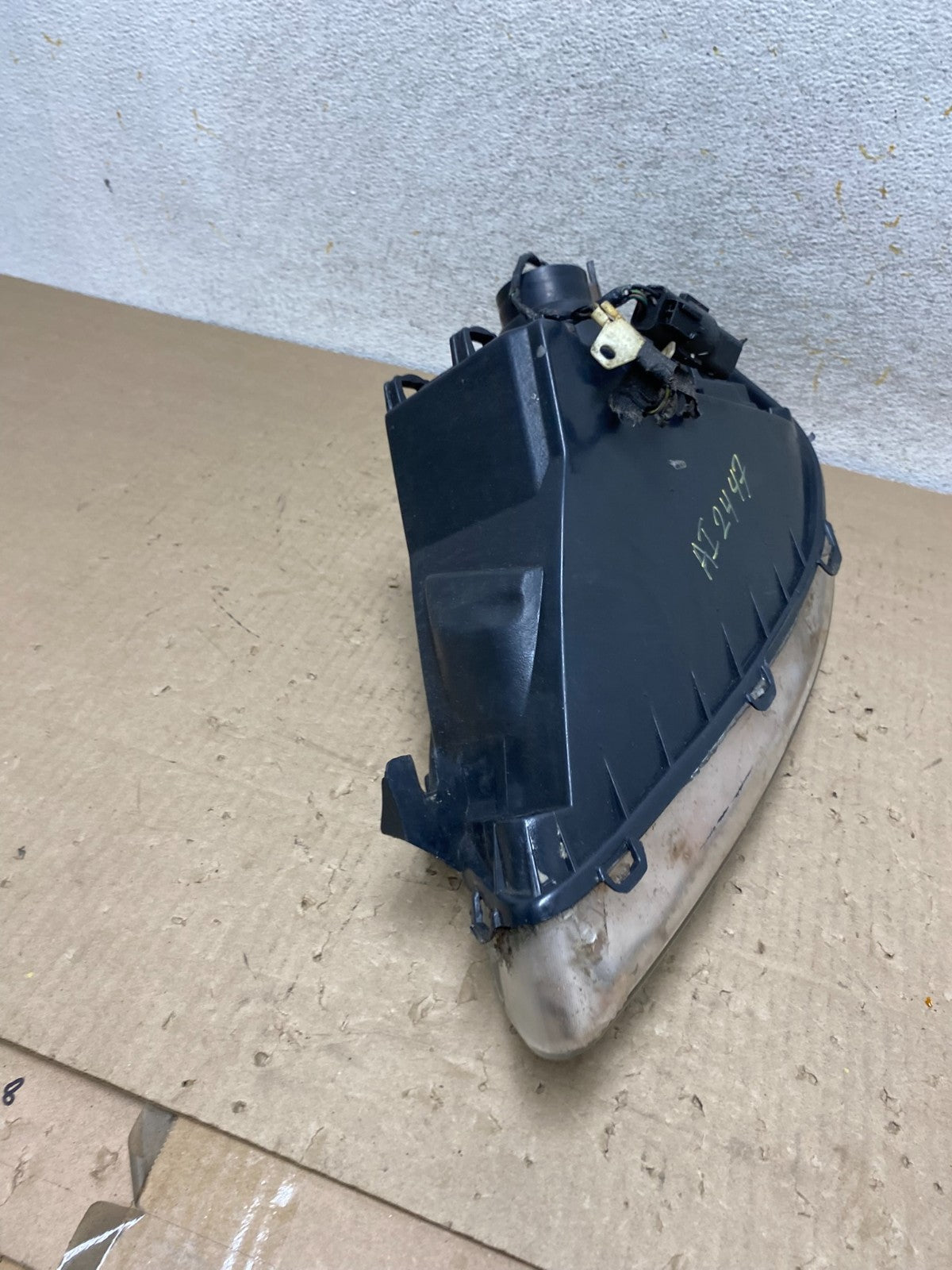 2000 to 2007 Ford Taurus Right Passenger RH Side Halogen Headlight AI2447 DW9