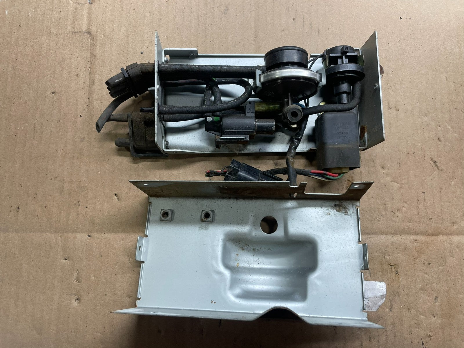 Dodge Regulator Valve MD110527 139000-2360 1390002360 P28570