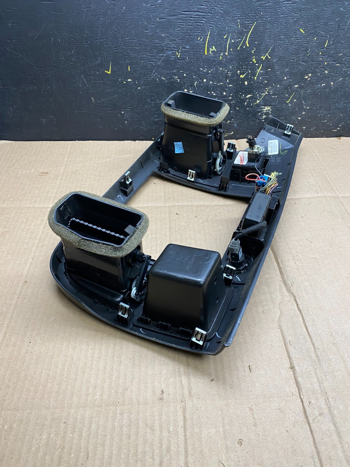 2007 to 2014  Silverado  Sierra Center Console Radio Bezel Air Vents AA4577 DG4
