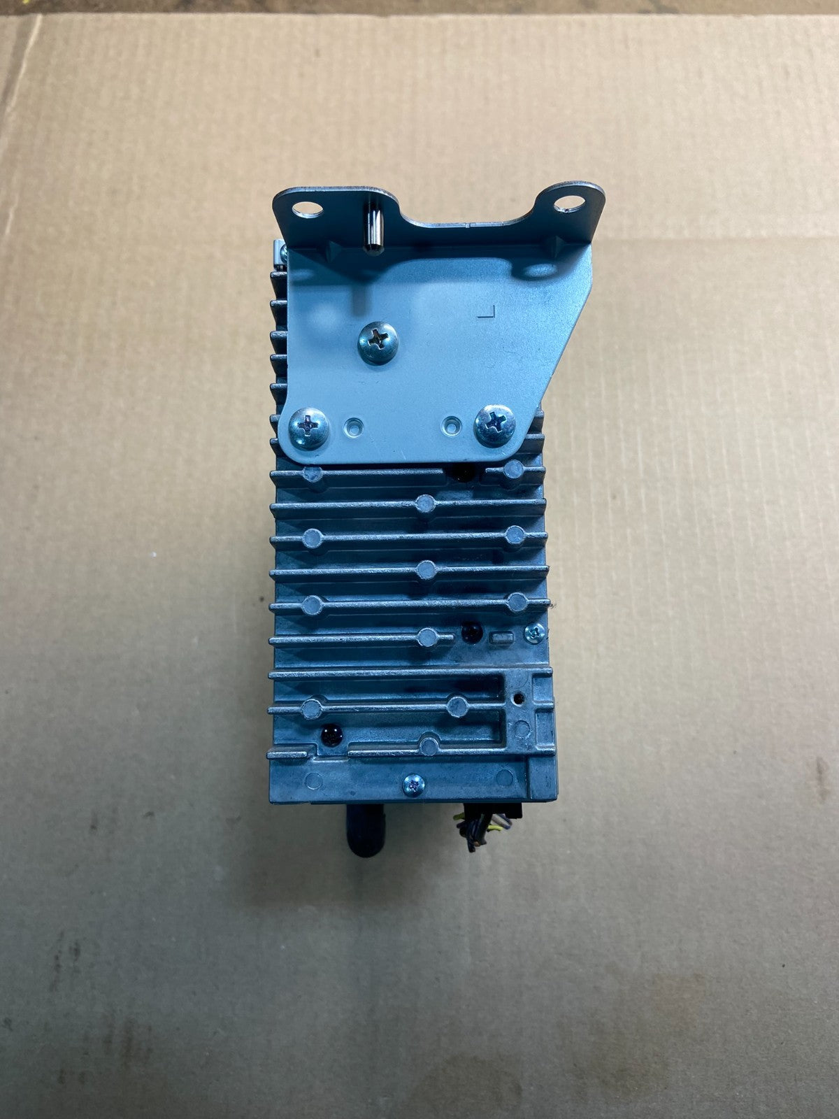 2013 to 2014 Ford Edge AM/FM Radio Reciever OEM y7552 DG2