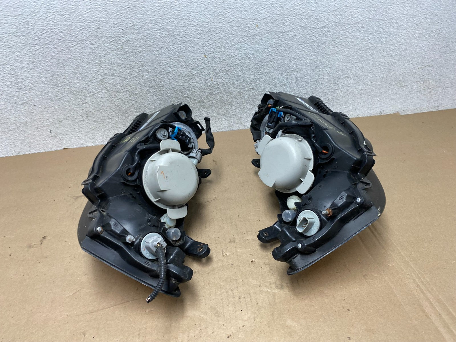 2006 to 2007 Subaru Legacy Left+Right Side Headlights DEPO AG4561 DW8