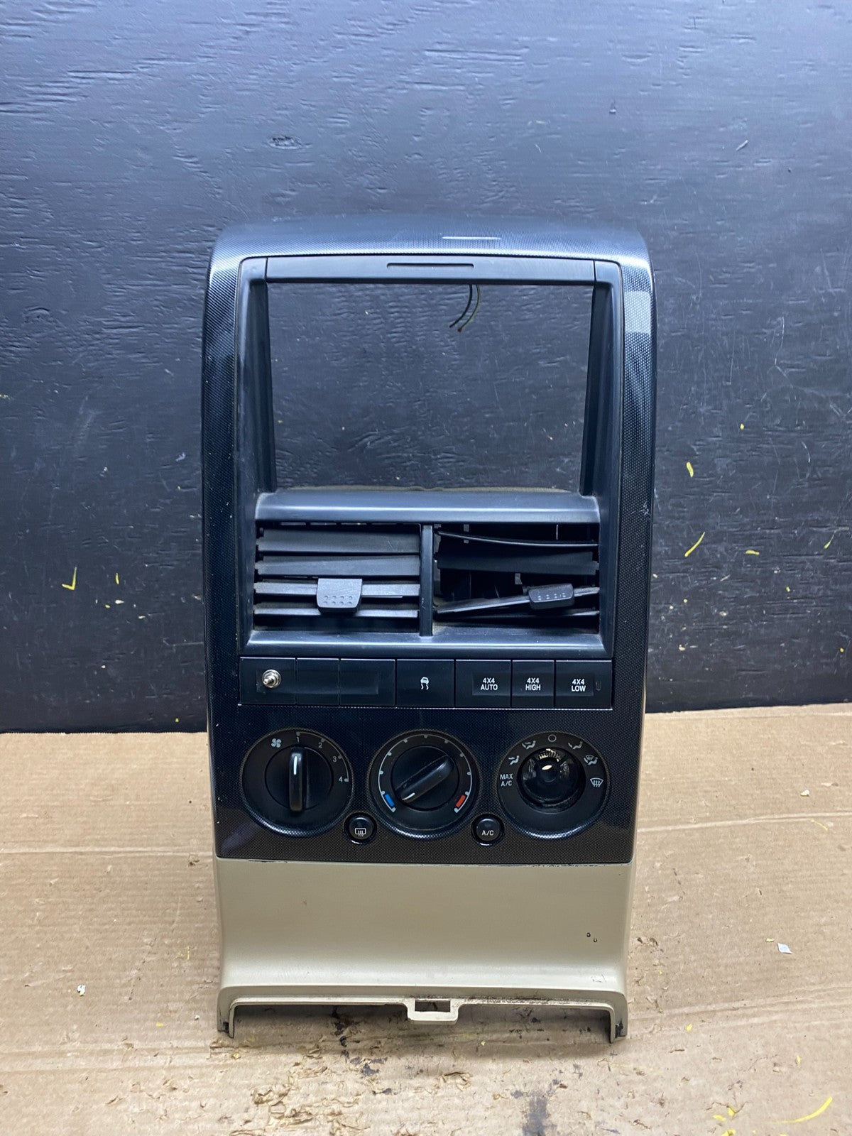 2006 - 2010 Ford Explorer Radio Heater Climate A/C Control Bezel  Trim x1346 DG0