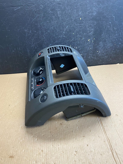 2005-2008 Nissan Xterra Radio A/C Heat Temperature Climate Control AE4236 DG2