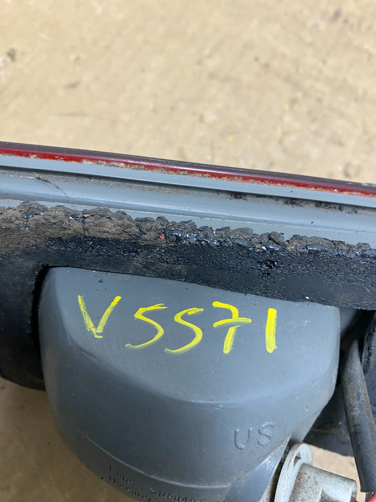 1997 1998 1999 Toyota Camry Tail Light Inner Left Driver LH Inner V5571 DW10