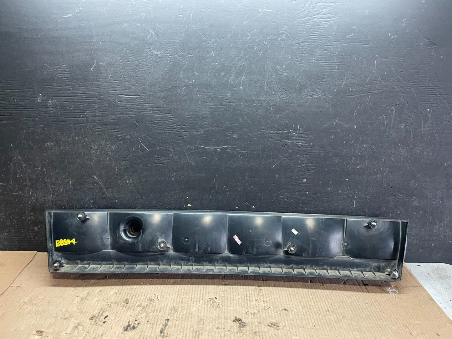 1993 to 1997 Chrysler Concorde Center Trunk Tail light L9384 PS7