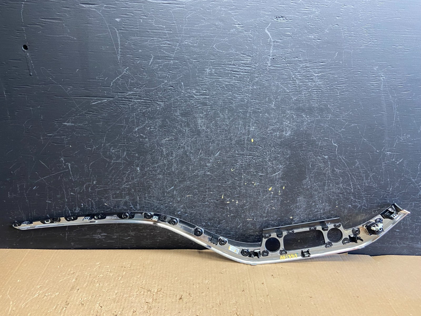 2016 to 2020 Chevrolet Impala Center Right Passenger RH Trim Panel AF1751 DG3