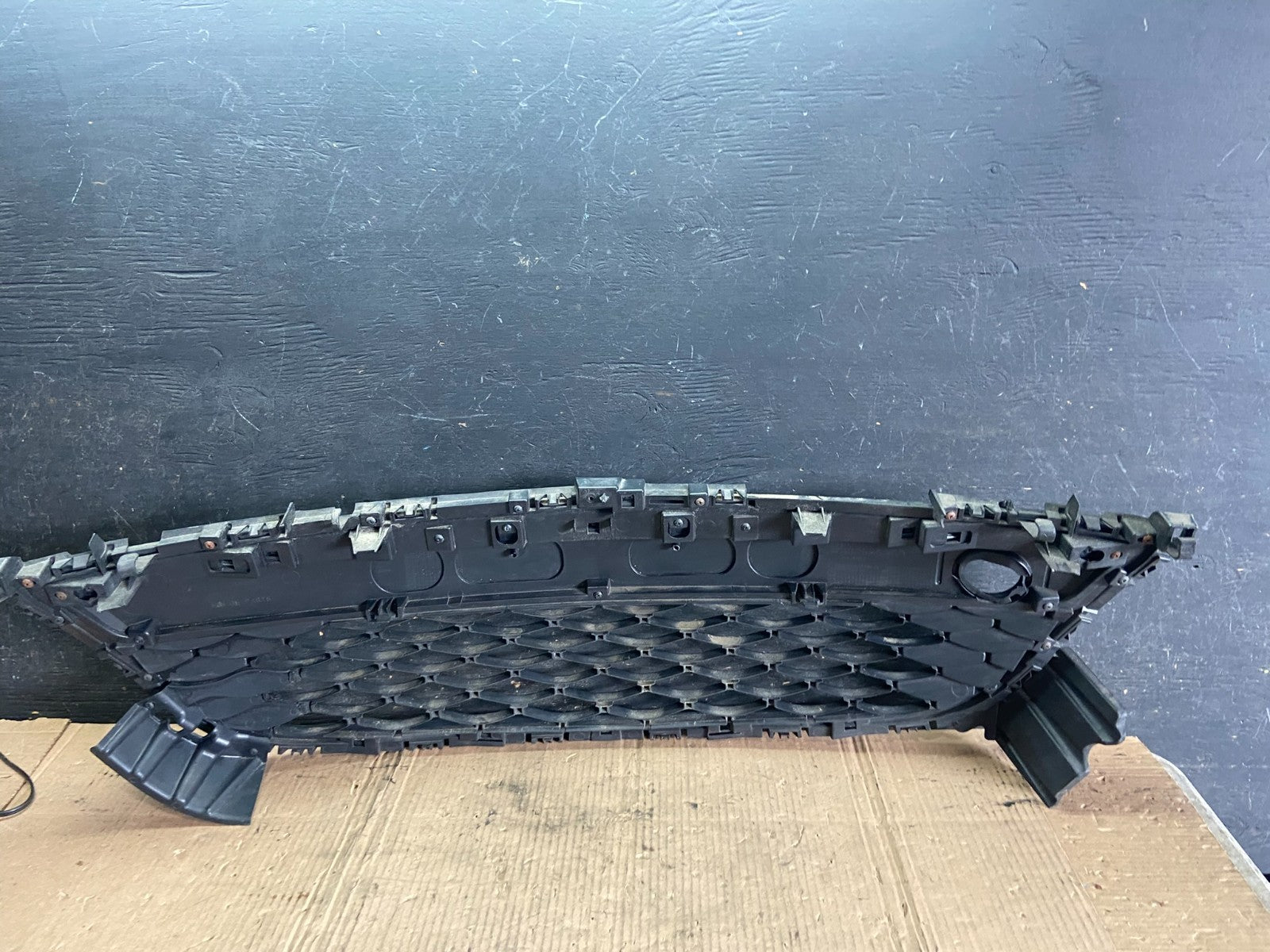 2010-2012 Mazda CX-7 BFront Bumper Cover Lower Grille O8100 DG8