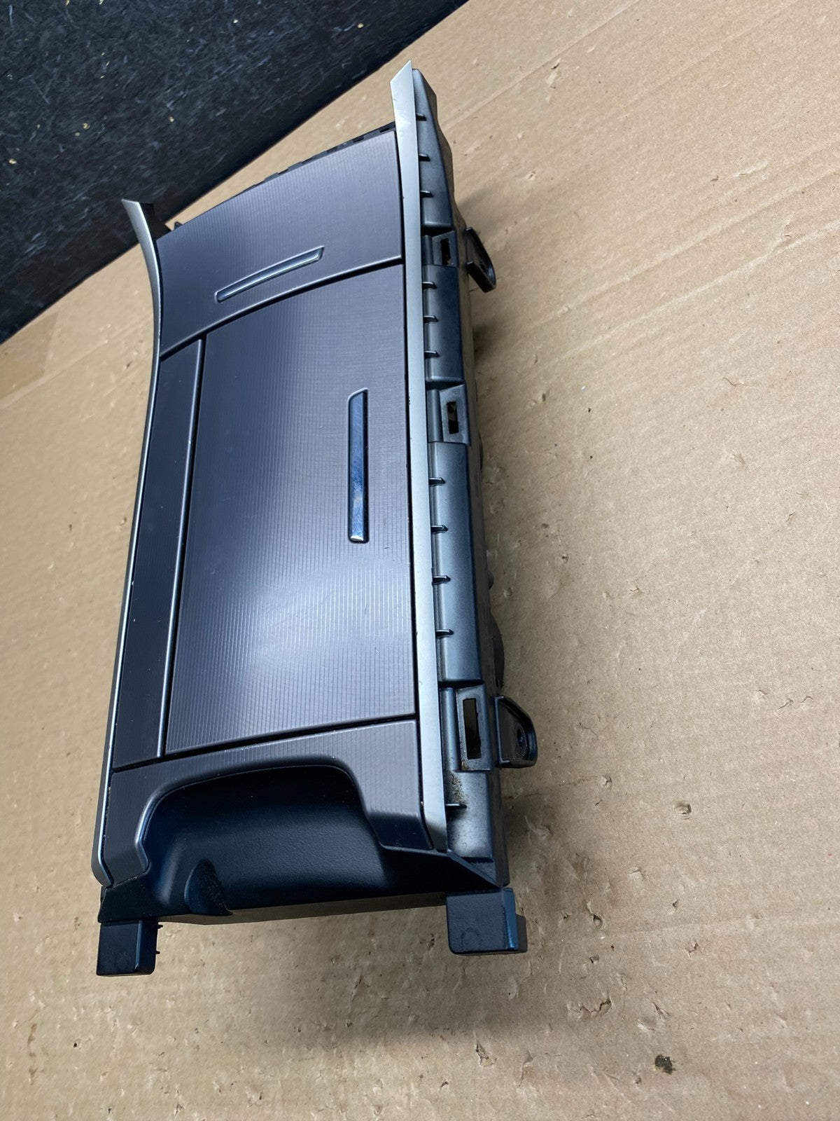 2017 to 2020 Lincoln MKZ Front Center Console Cup Holder Storage ag64392