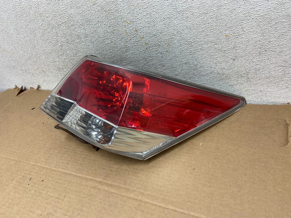 2008 to 2012 Honda Accord Sedan Tail light Right Passenger RH Side AH3113 DW2