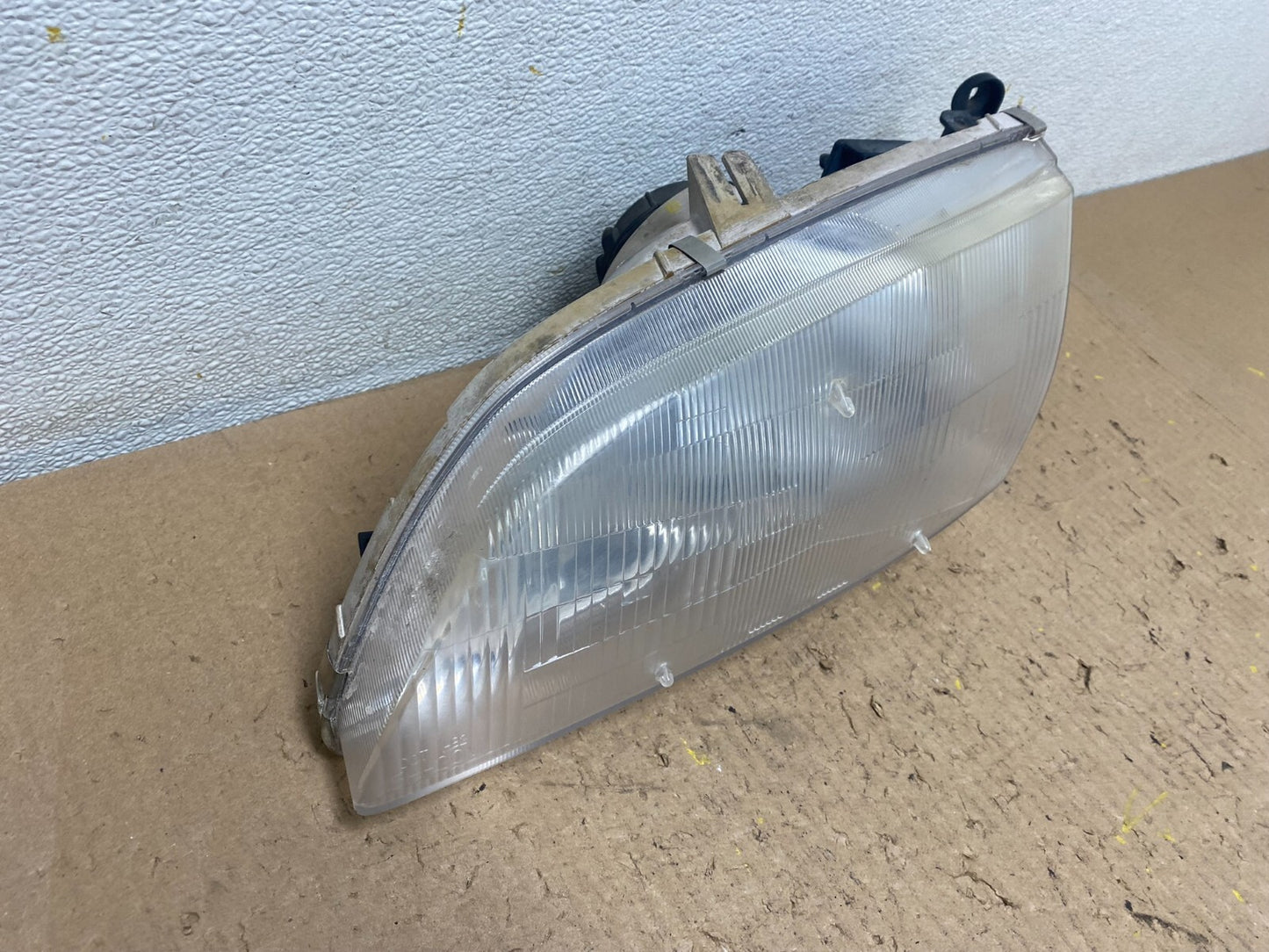 1998 to 1999 Mazda 626 Left Driver Lh Side Headlight Oem D34702