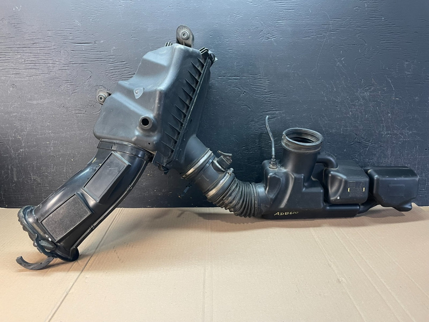 Chevrolet caprice Intake Tube Resonator With MAF Sensor AD8610 DG5