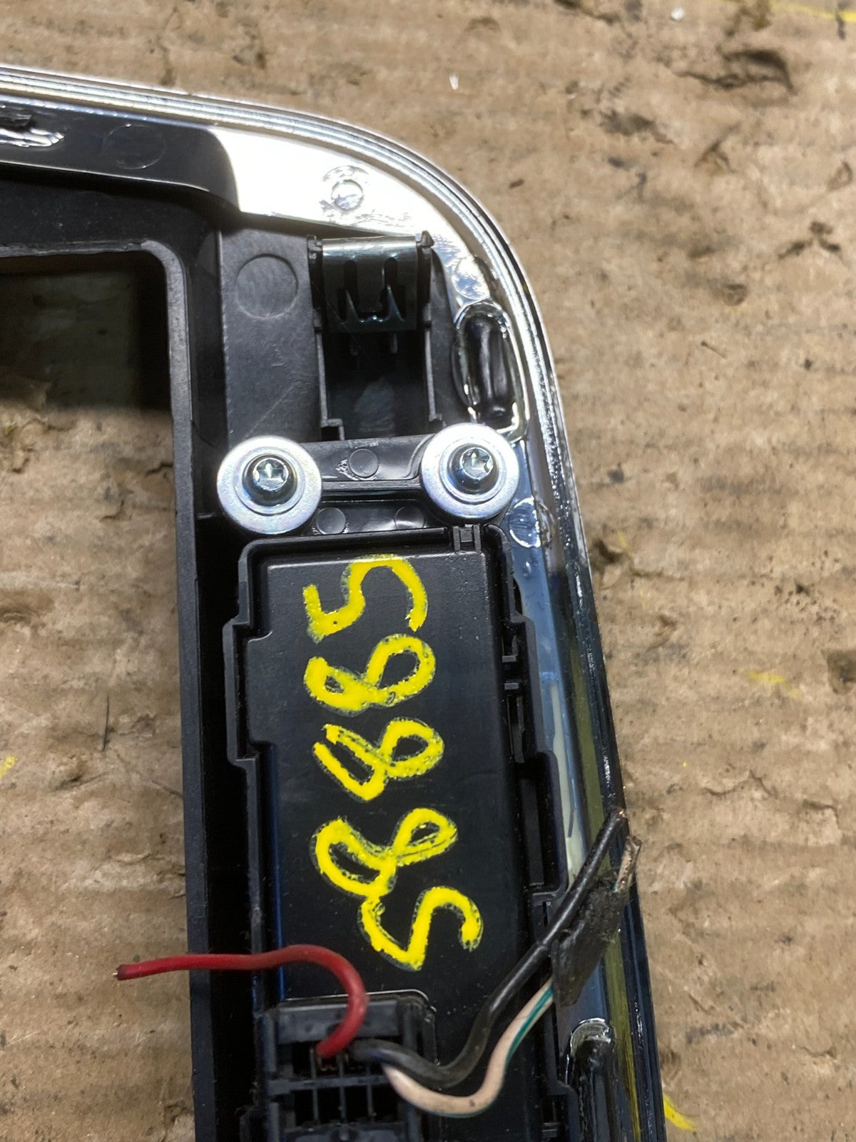 2011-2014 Chrysler 200 Dash Radio Bezel Trim Clock Hazard Bezel S8885 DG6