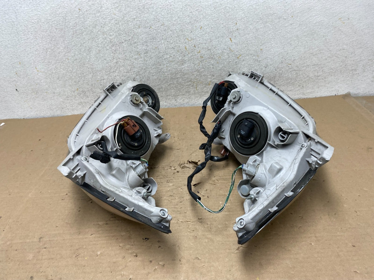 2002 2003 2004 Toyota Camry Left+Right Set Side Halogen Headlights AI1084 DW9