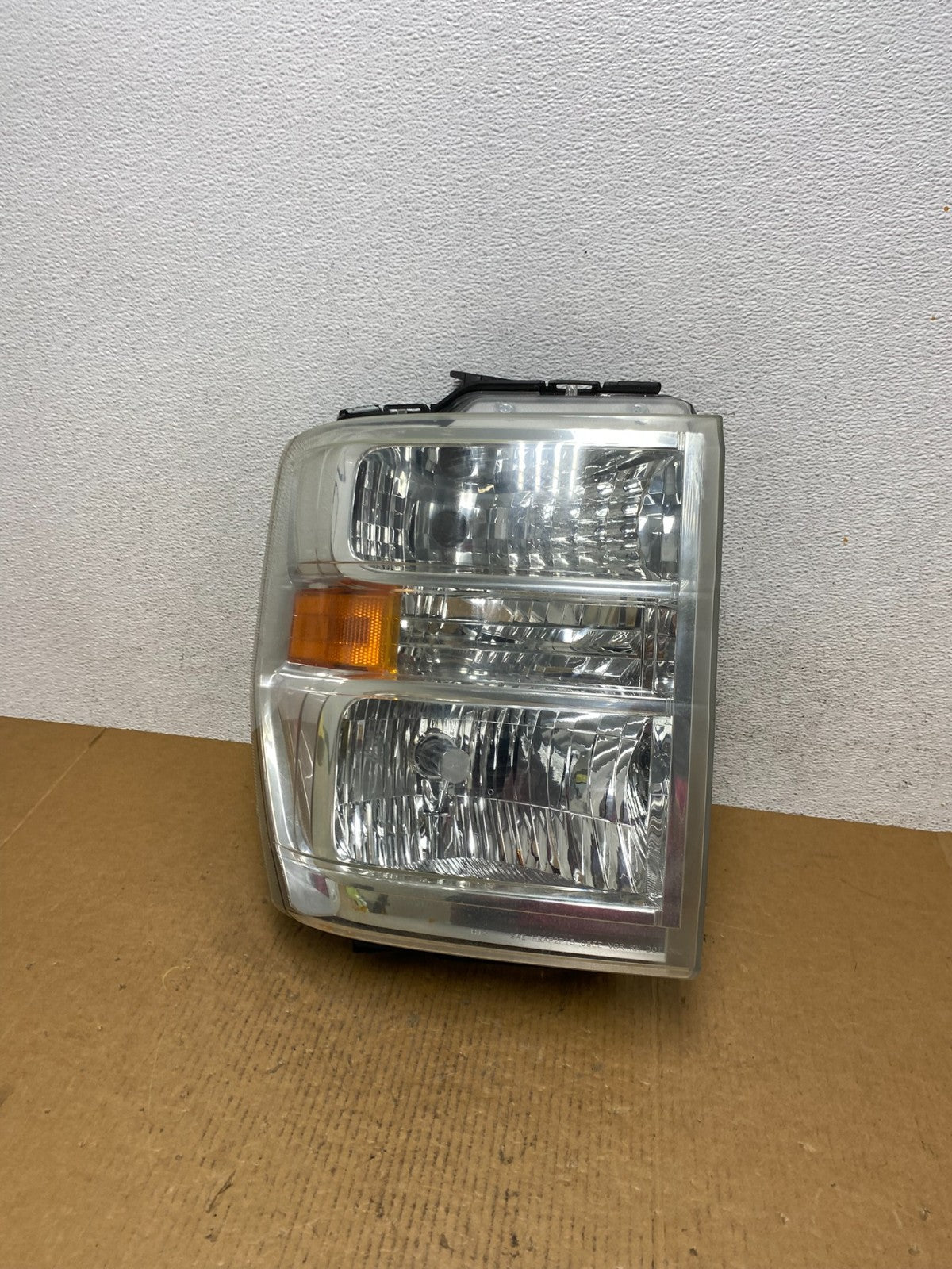 2008-2014 Ford Econoline E150 E250 E350 Right Passenger Headlight AE0559 DW0