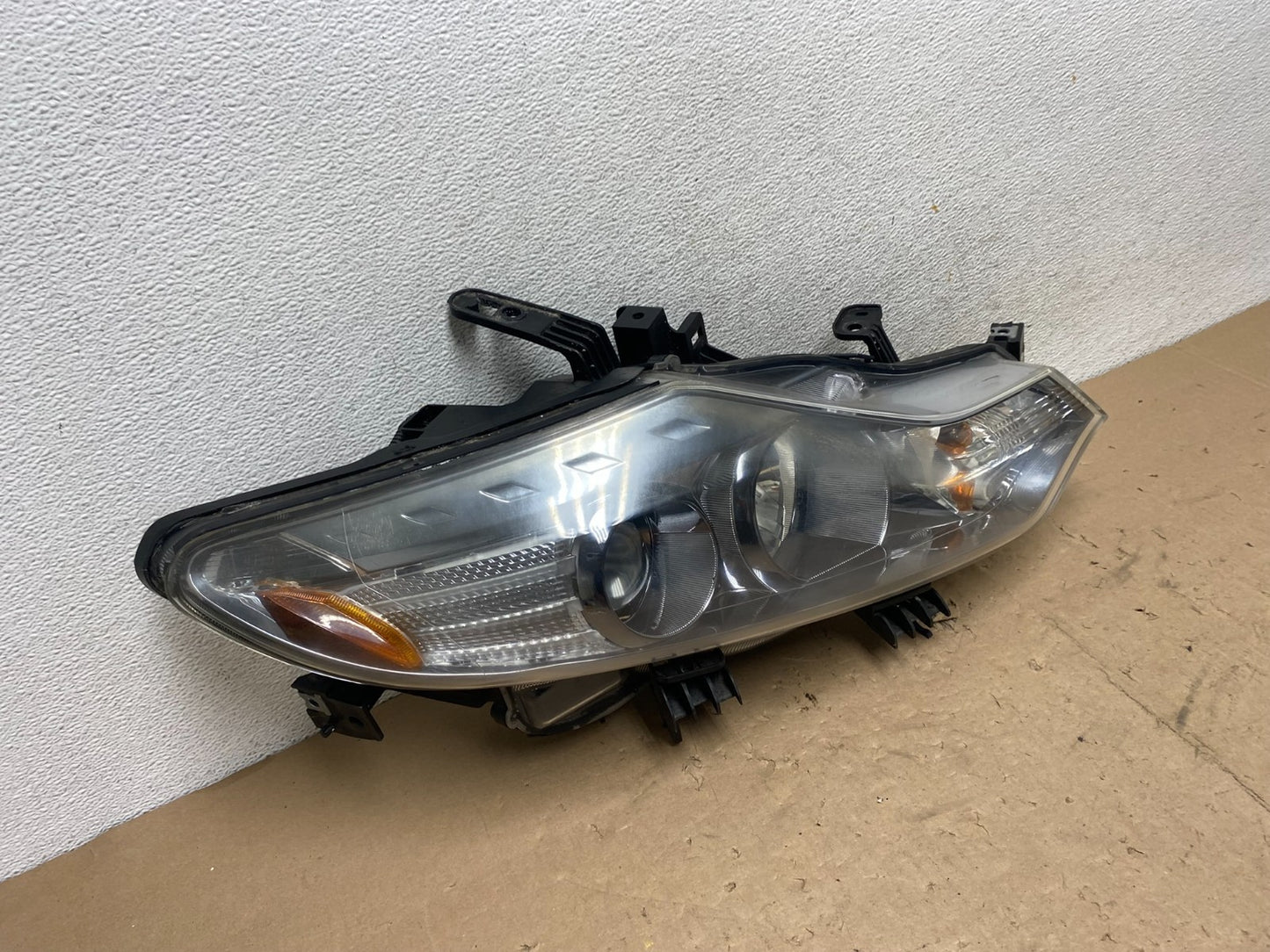 2011 to 2014 Nissan Murano Headlight Right Passenger Rh Halogen AG5614 DW2