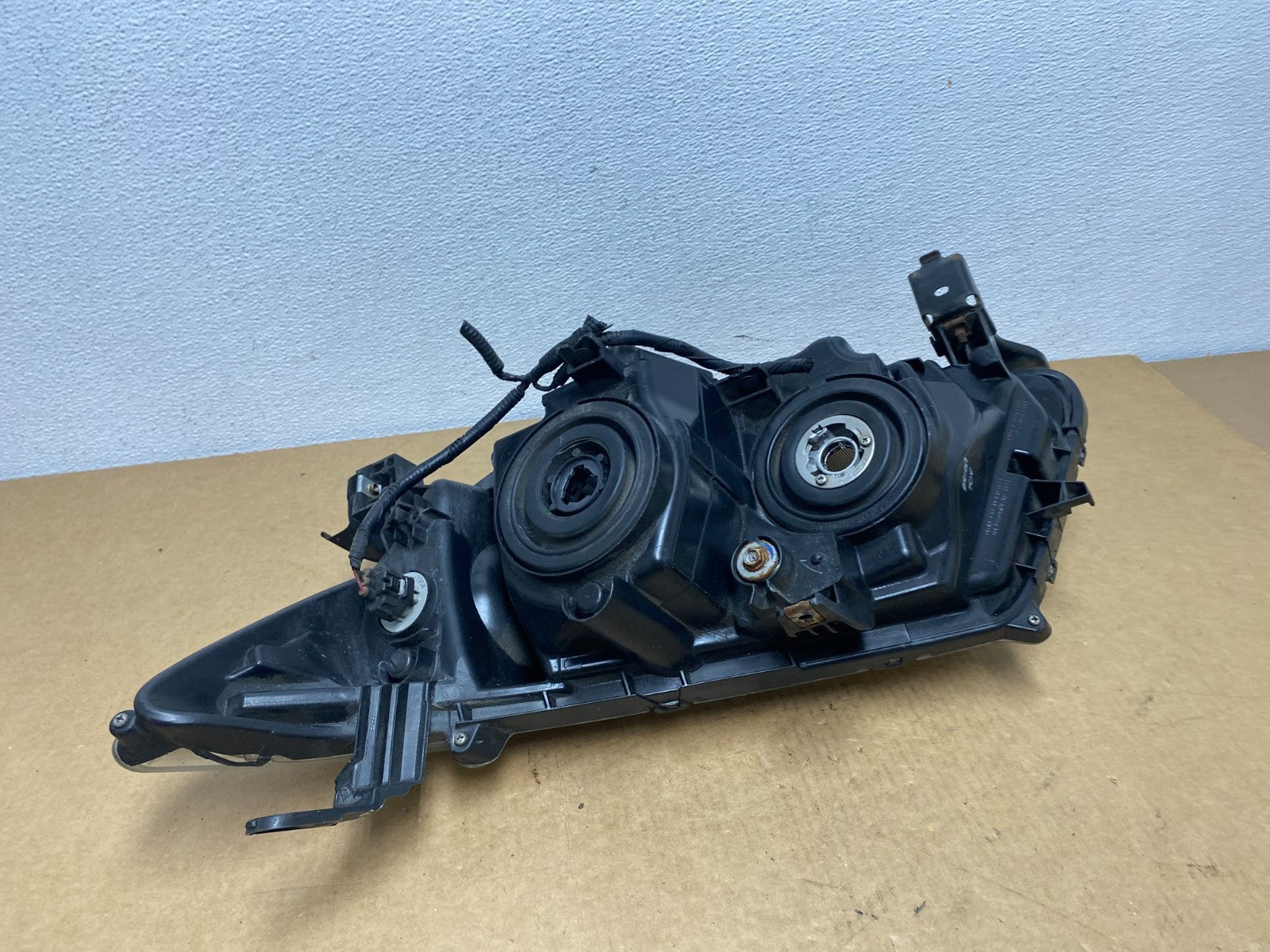 2011 to 2013 Honda Odyssey Front Right Passenger Headlight Halogen AC1791 DW4