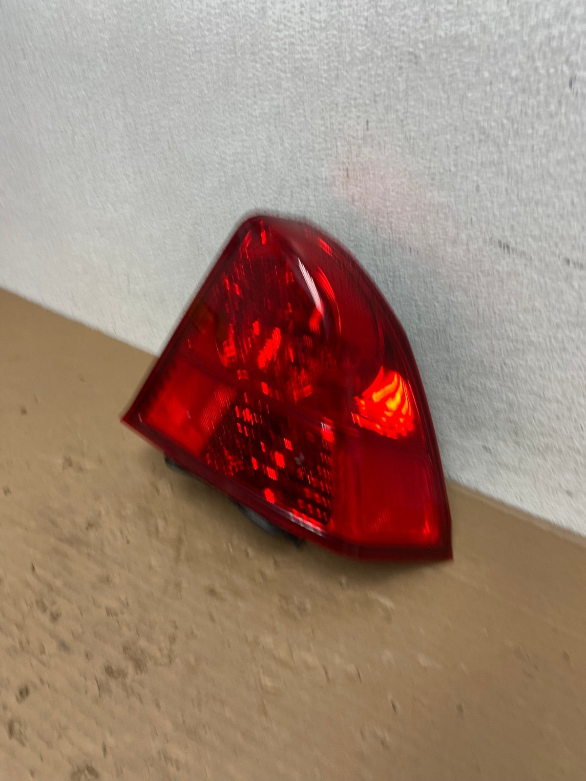 2003 2004 2005 Honda Civic Sedan Right Passenger Side Tail Light AD4271 LK1