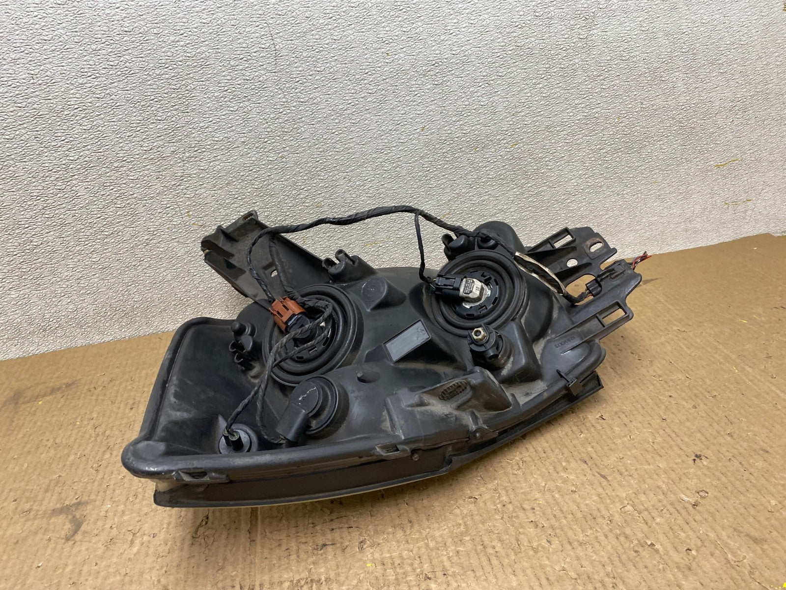 2004 to 2007 Nissan Armada Right Passenger RH Side Headlight Oem W5452 DW8