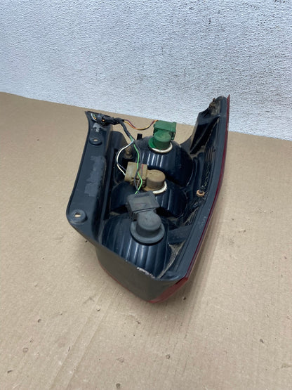2001 2002 2003 2004 Mazda Tribute Right Passenger Rh Tail Light AE9456 LKq5