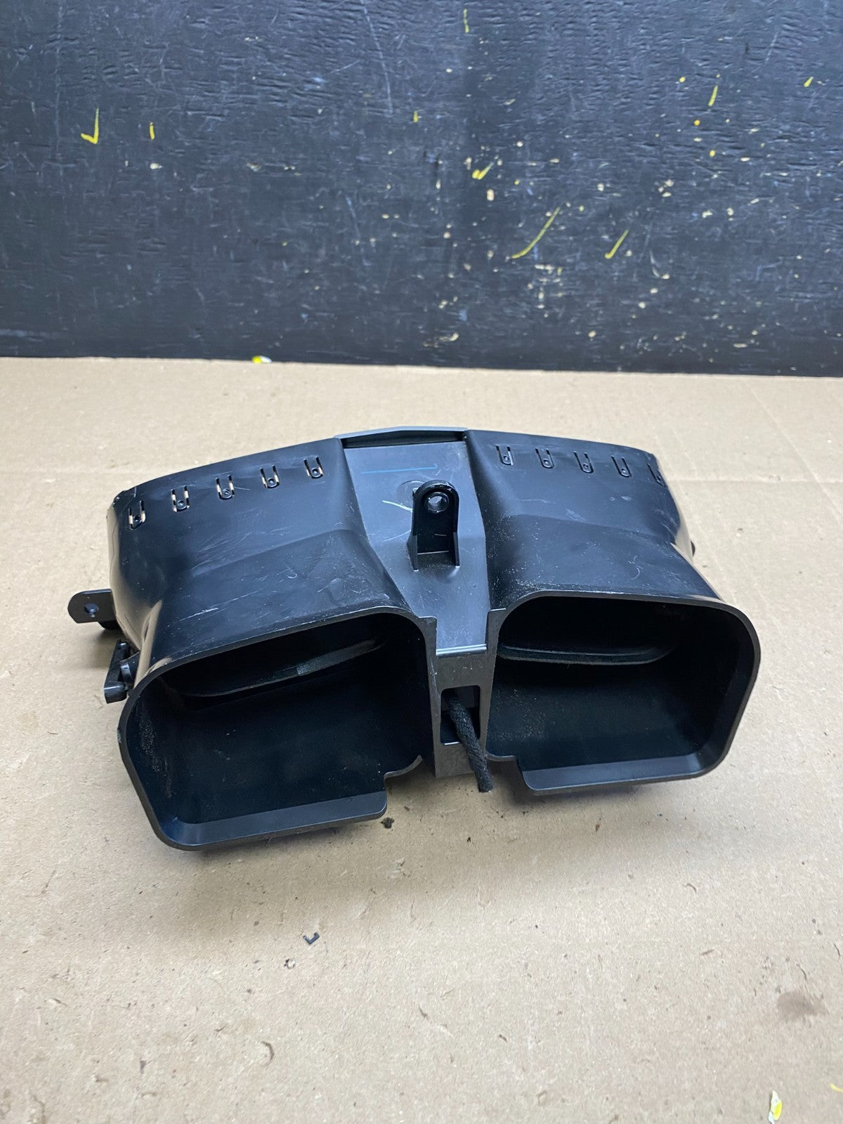 2007 to 2009 Cadillac SRX Front Center Dash Clock Air Vent t9271 DG3