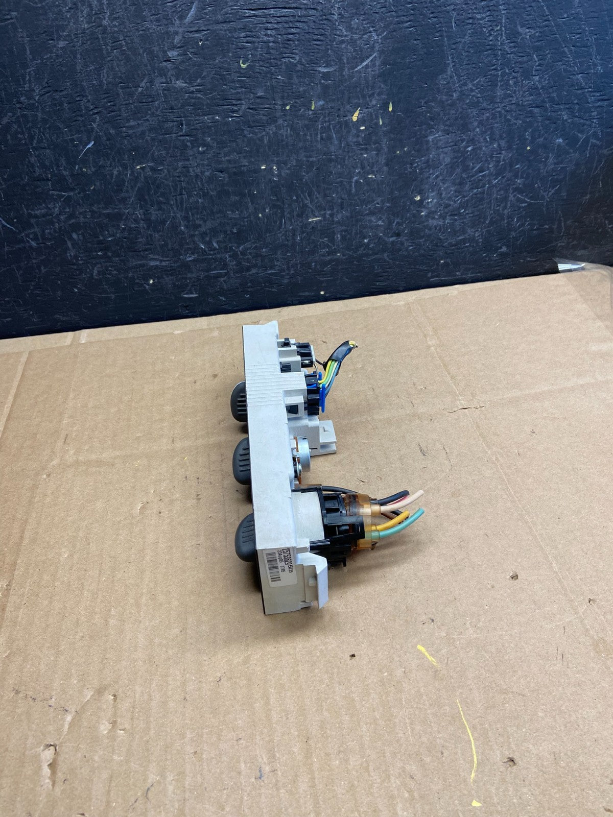 2001 - 2007 GMC Chevrolet Express 1500 Climate Control A/C AD2127 DG2