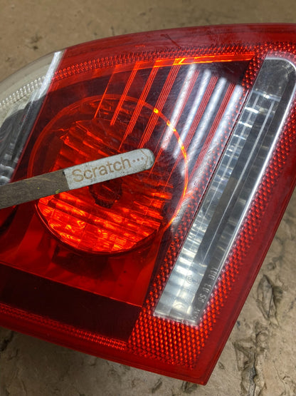 2006 - 2007 BMW 5 530i E61 Touring Left Driver LH Inner Tail Light Oem V8530 DW3